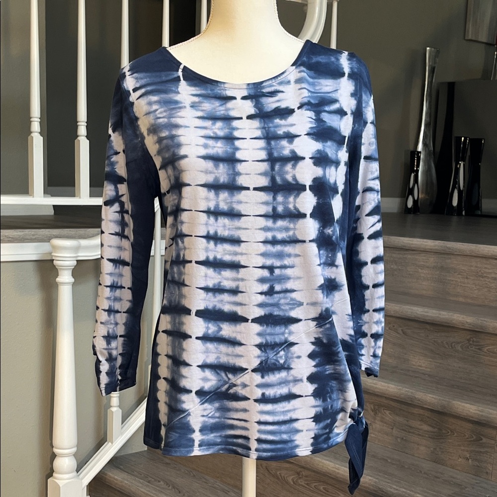 Chico's Navy and White 3/4 Sleeve Tie-Dye Top